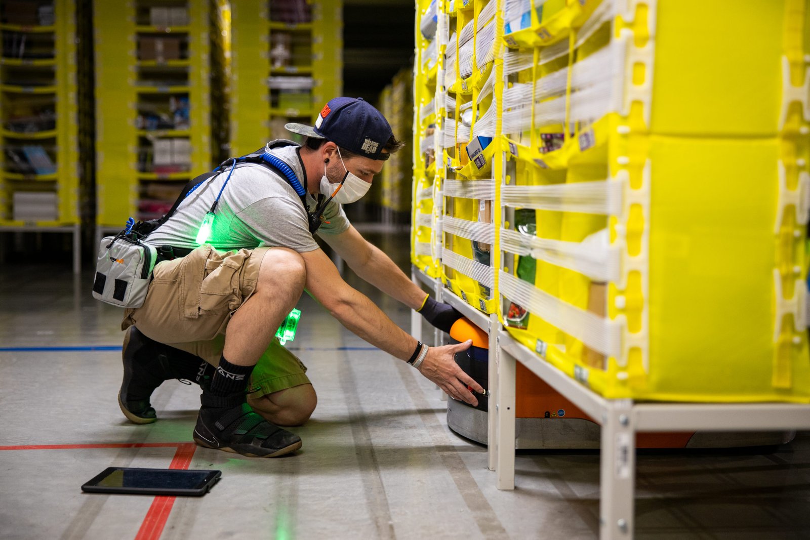Associate-wearing-PPE-4-scaled